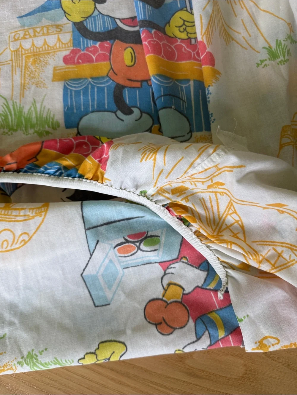Vintage Disney Mickey Mouse Carnival Twin Fitted Sheet Donald Goofy USA